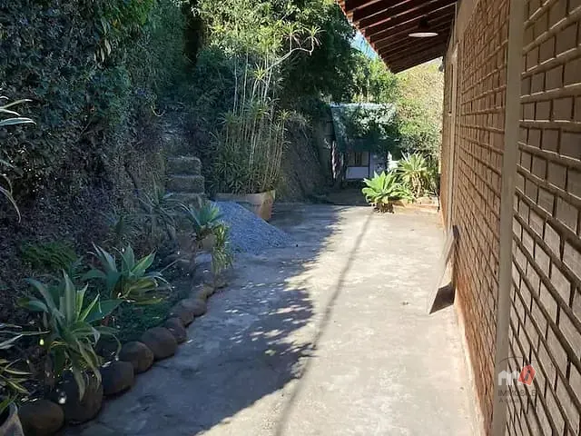 Casa com 1573m² 4 quartos e 1 banheiro, à venda, no bairro Itaipava em Petrópolis