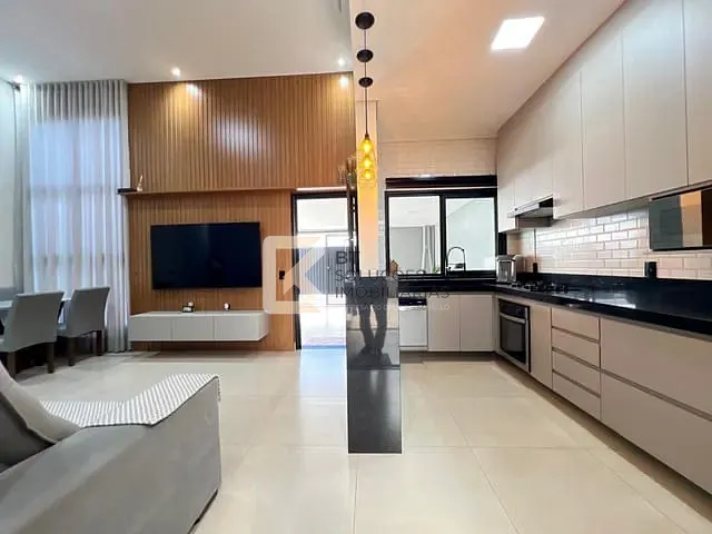 Casa com 150m² 3 quartos e 2 banheiros, à venda, no bairro Jardim Monte Carlo em Indaiatuba