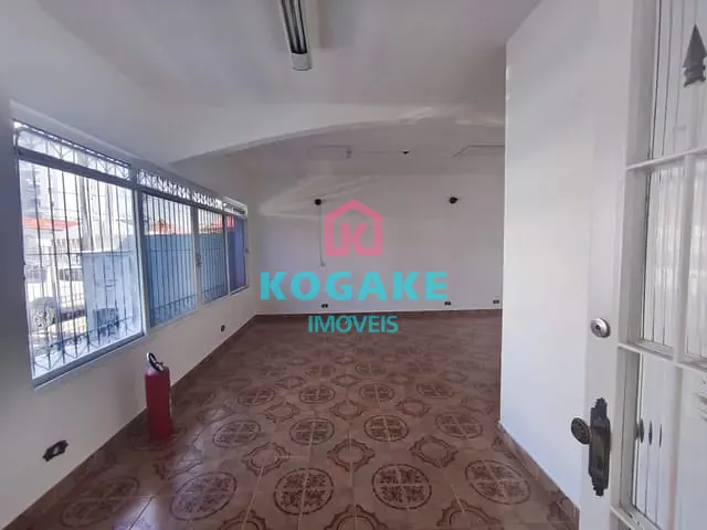 Casa com 395m², para alugar, no bairro Vila Maria em São José dos Campos