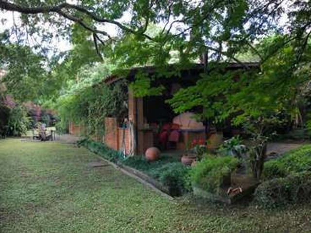 Casa com 2618m² 4 quartos e 5 banheiros, à venda, no bairro Chácara São João em Carapicuíba