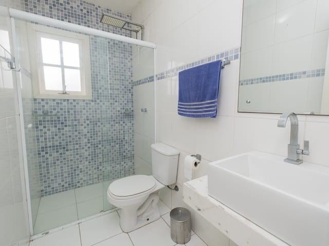 Casa com 215m² 2 quartos e 3 banheiros, à venda, no bairro Areal em Pelotas