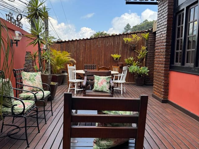 Casa com 350m², à venda, no bairro Bairro Mauá em Petrópolis