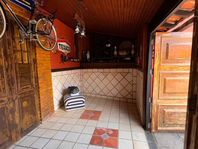 Casa com 350m², à venda, no bairro Bairro Mauá em Petrópolis