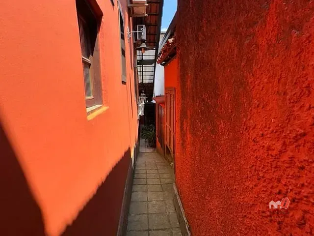 Casa com 350m², à venda, no bairro Bairro Mauá em Petrópolis