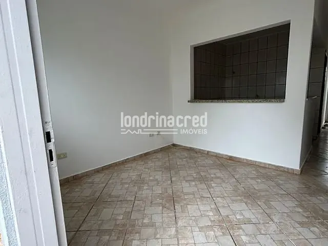 Casa com 100m² 3 quartos e 1 banheiro, à venda, no bairro Lindóia em Londrina