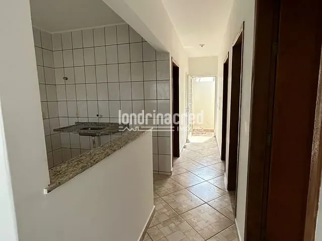 Casa com 100m² 3 quartos e 1 banheiro, à venda, no bairro Lindóia em Londrina