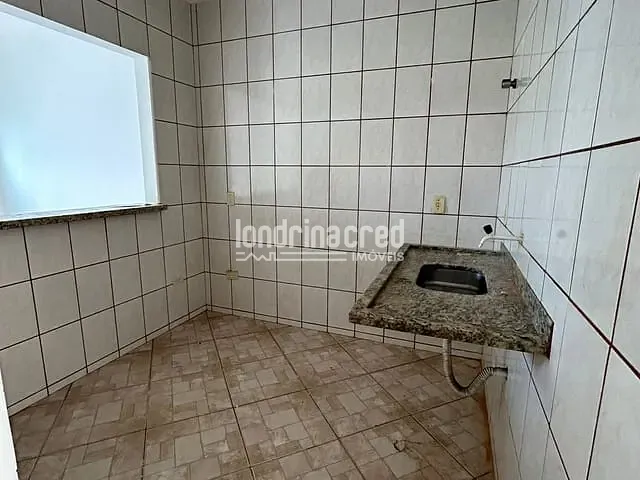 Casa com 100m² 3 quartos e 1 banheiro, à venda, no bairro Lindóia em Londrina