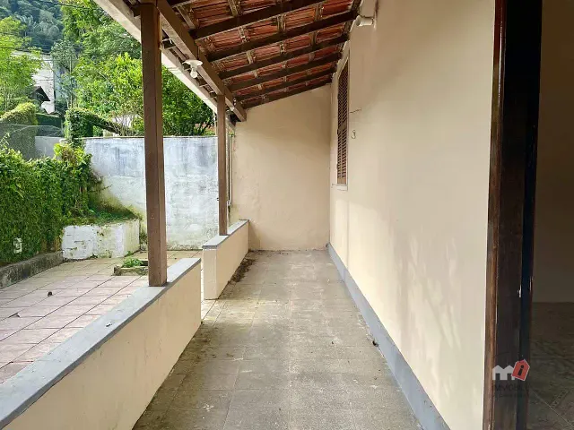 Casa com 430m² 1 quarto e 1 banheiro, à venda, no bairro Bingen em Petrópolis