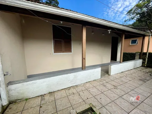 Casa com 430m² 1 quarto e 1 banheiro, à venda, no bairro Bingen em Petrópolis