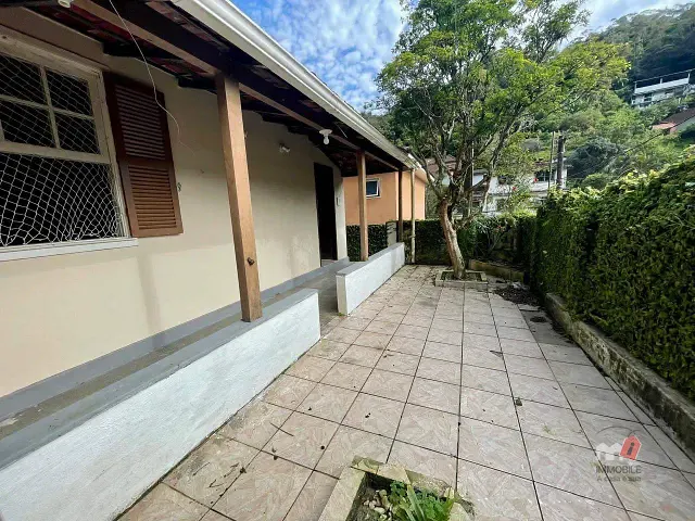 Casa com 430m² 1 quarto e 1 banheiro, à venda, no bairro Bingen em Petrópolis