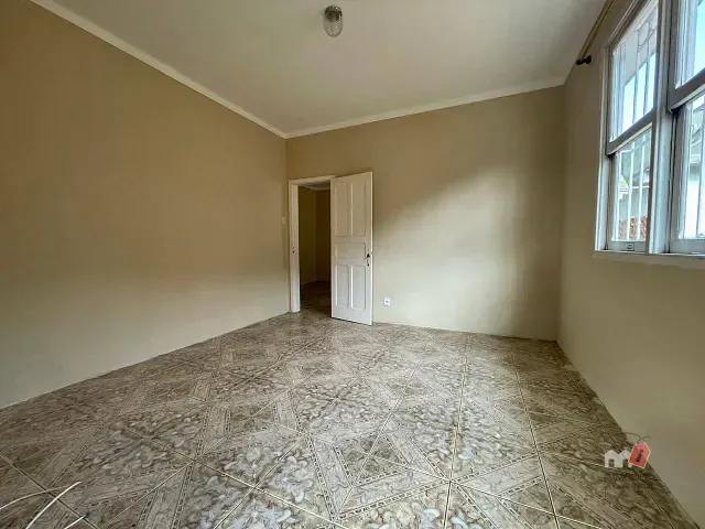 Casa com 430m² 1 quarto e 1 banheiro, à venda, no bairro Bingen em Petrópolis