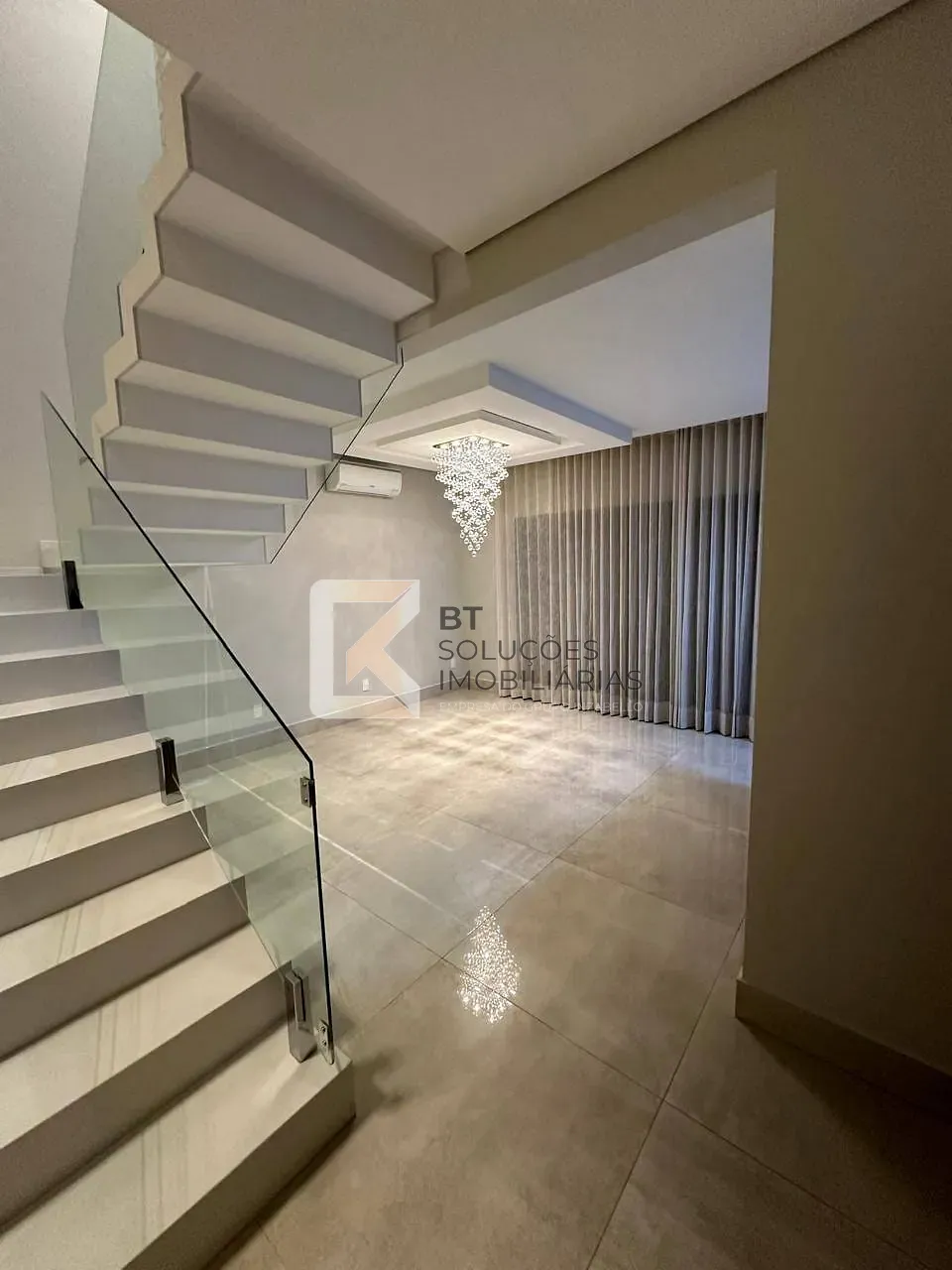 Casa, 4 quartos, 290 m² - Foto 2
