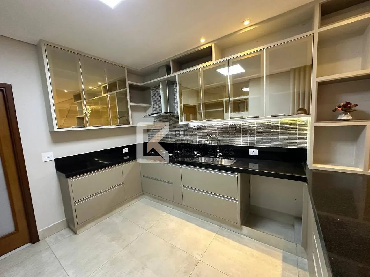 Casa, 4 quartos, 290 m² - Foto 9
