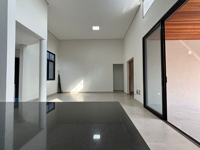 Casa com 670m² 4 quartos e 6 banheiros, à venda, no bairro Urbanova em São José dos Campos