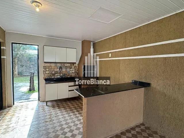 Casa com 495m² 3 quartos e 1 banheiro, à venda ou para alugar, no bairro Uvaranas em Ponta Grossa