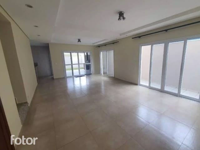 Casa com 252m² 4 quartos e 4 banheiros, à venda ou para alugar, no bairro Urbanova em São José dos Campos