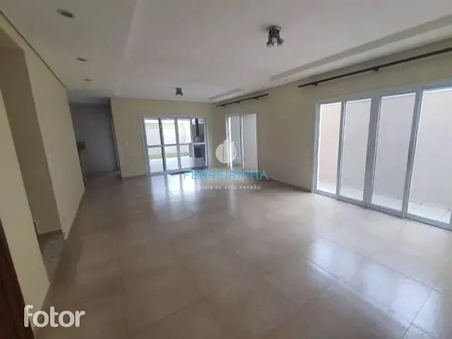 Casa com 252m² 4 quartos e 4 banheiros, à venda, no bairro Urbanova em São José dos Campos