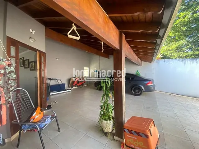 Casa com 330m² 3 quartos e 2 banheiros, à venda, no bairro Califórnia em Londrina