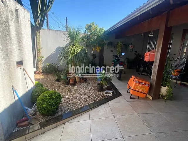 Casa com 330m² 3 quartos e 2 banheiros, à venda, no bairro Califórnia em Londrina