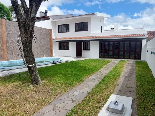 Casa 3 quartos e 3 banheiros, à venda, no bairro Centro em Pelotas