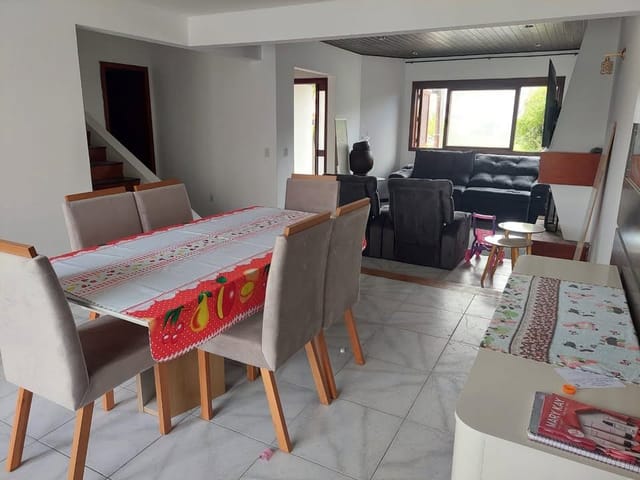 Casa 3 quartos e 3 banheiros, à venda, no bairro Centro em Pelotas