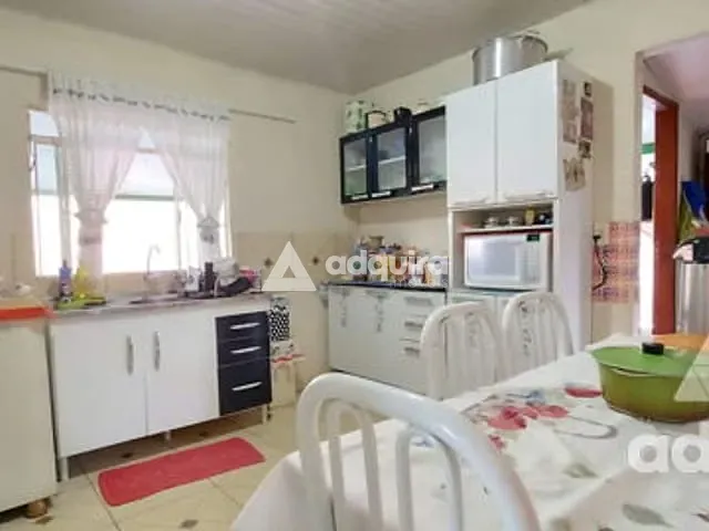 Casa com 462m² 2 quartos e 1 banheiro, à venda, no bairro Uvaranas em Ponta Grossa