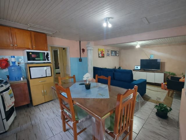 Casa com 281m² 5 quartos e 2 banheiros, à venda, no bairro Areal em Pelotas