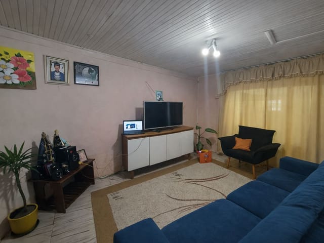 Casa com 281m² 5 quartos e 2 banheiros, à venda, no bairro Areal em Pelotas