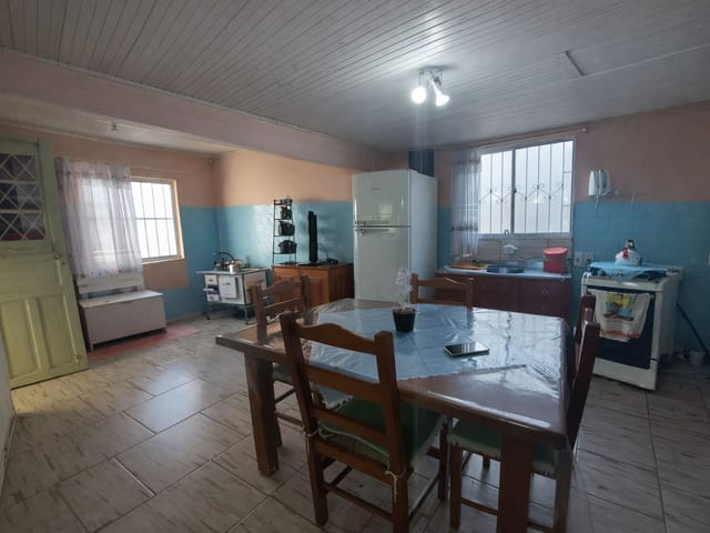 Casa com 281m² 5 quartos e 2 banheiros, à venda, no bairro Areal em Pelotas