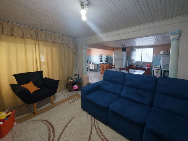 Casa com 281m² 5 quartos e 2 banheiros, à venda, no bairro Areal em Pelotas