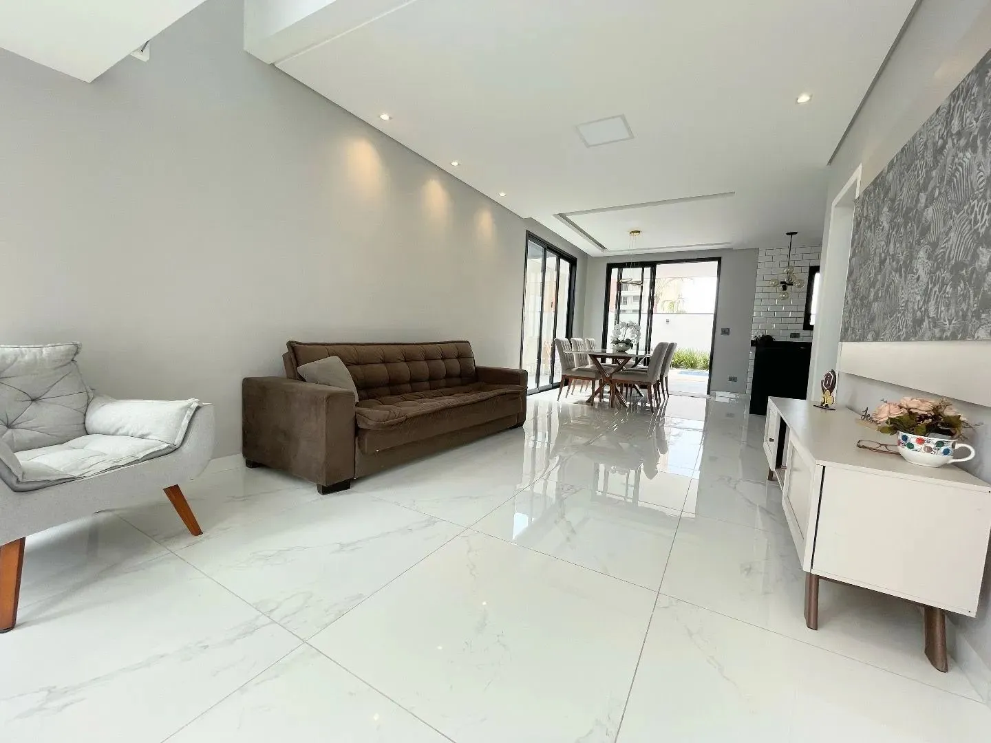 Casa, 4 quartos, 210 m² - Foto 2