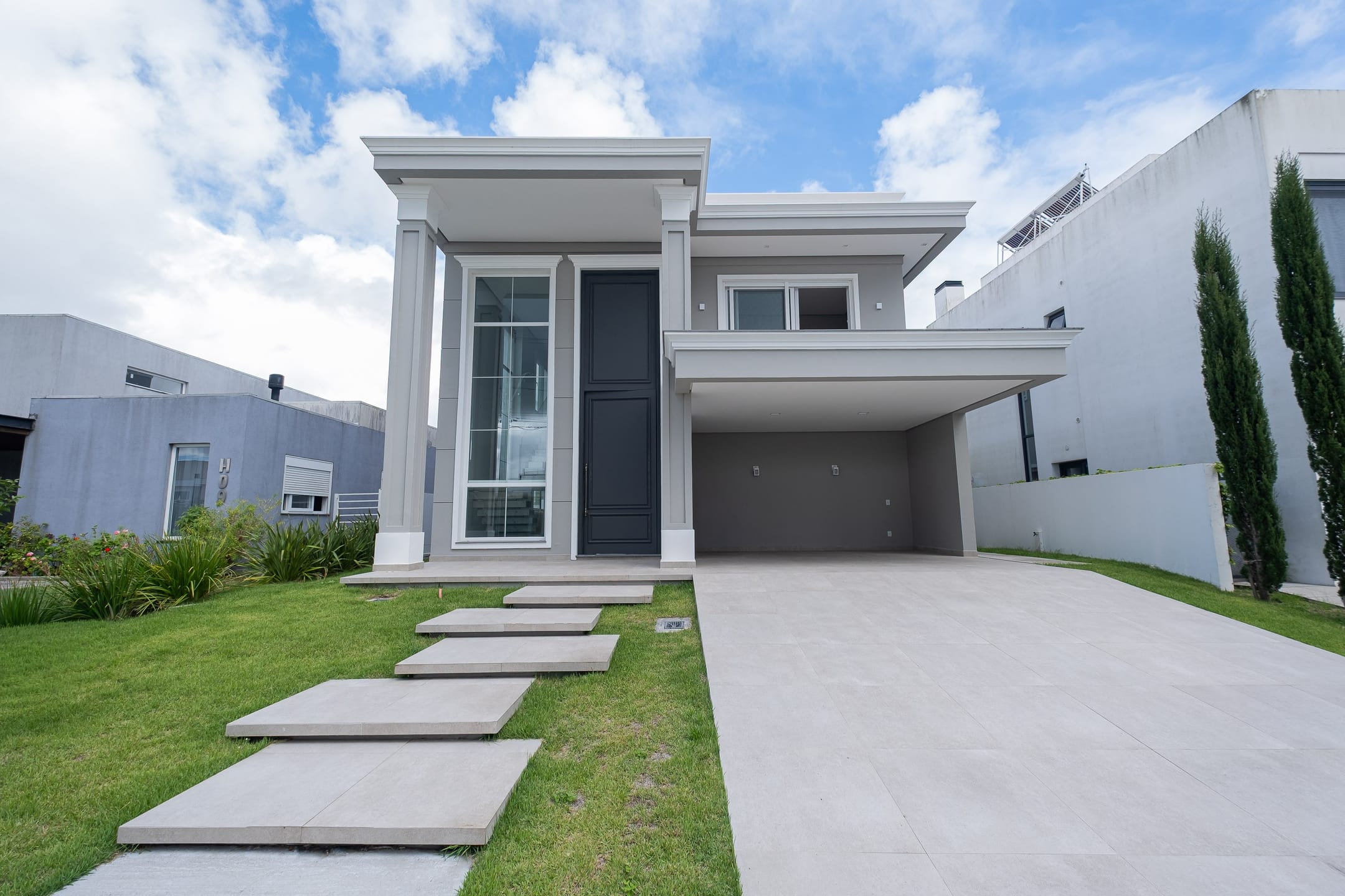 Casa à venda no Alphaville, Laranjal - 314 m², 4 quartos (sendo todos suítes), acabamentos de alto padrão e fundo para o lago. - 31
