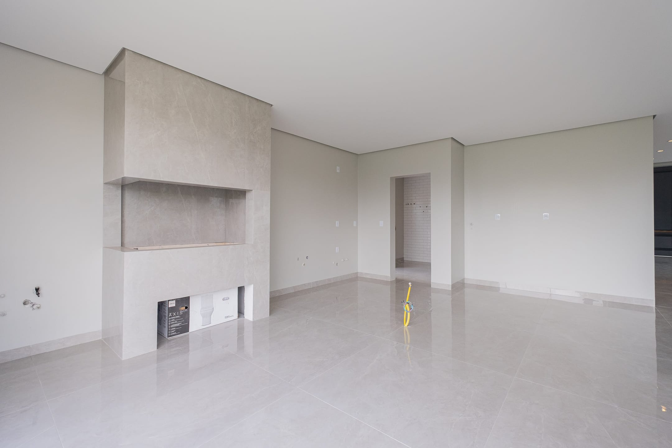 Casa à venda no Alphaville, Laranjal - 314 m², 4 quartos (sendo todos suítes), acabamentos de alto padrão e fundo para o lago. - 7