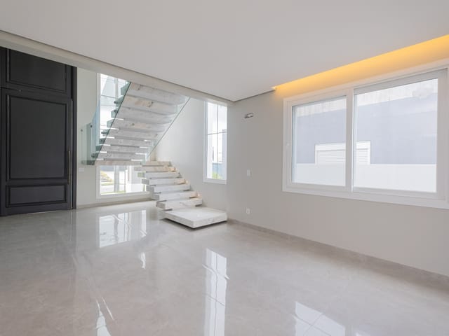 Casa com 401m² 4 quartos e 5 banheiros, à venda, no bairro Laranjal em Pelotas