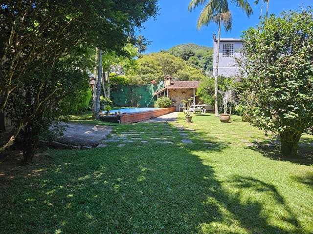 Casa 4 quartos e 1 banheiro, à venda, no bairro Simeria em Petrópolis