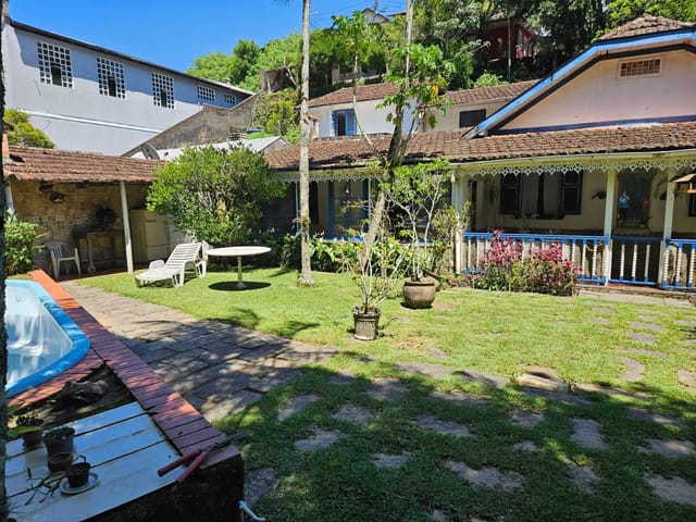 Casa 4 quartos e 1 banheiro, à venda, no bairro Simeria em Petrópolis