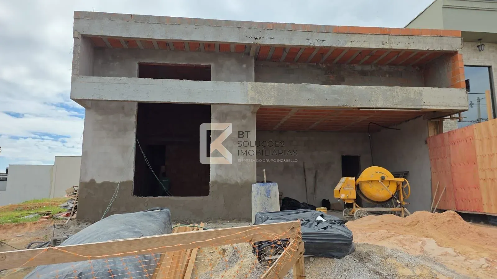 Casa, 3 quartos, 200 m² - Foto 1