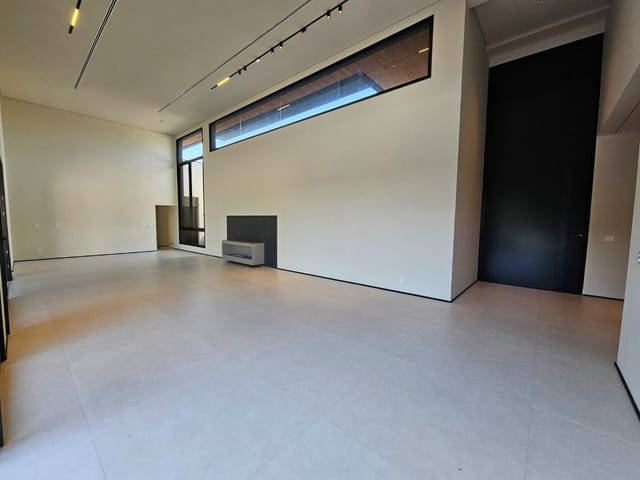 Casa com 1399m² 4 quartos e 4 banheiros, à venda ou para alugar, no bairro Condomínio Reserva do Paratehy em São José dos Campos