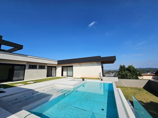 Casa com 1399m² 4 quartos e 4 banheiros, à venda ou para alugar, no bairro Condomínio Reserva do Paratehy em São José dos Campos