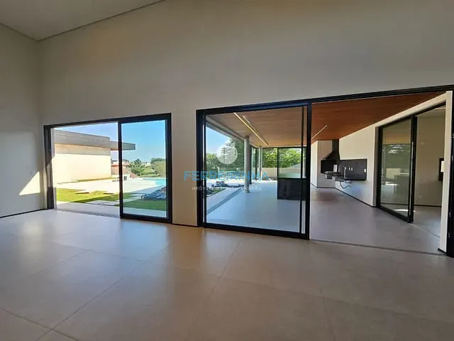 Casa com 1399m² 4 quartos e 4 banheiros, à venda ou para alugar, no bairro Condomínio Reserva do Paratehy em São José dos Campos