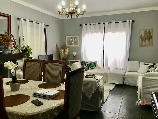 Casa com 1121m², à venda, no bairro Itaipava em Petrópolis