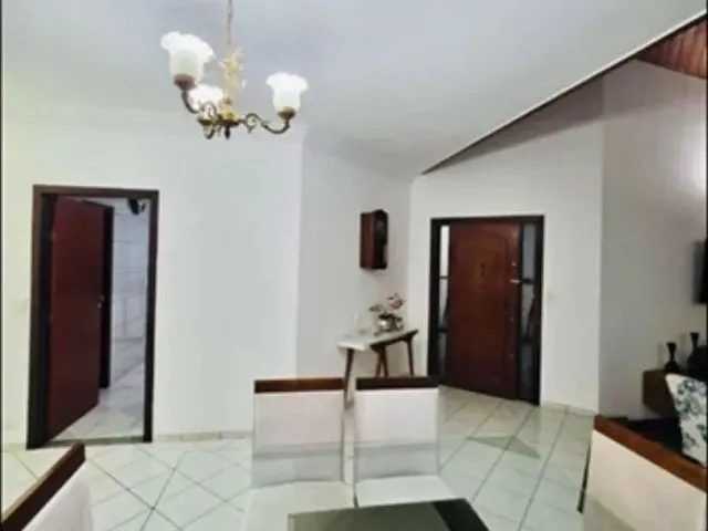 Casa com 360m² 4 quartos e 3 banheiros, para alugar, no bairro Jardim das Colinas em São José Dos Campos