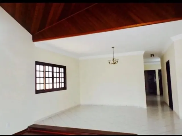 Casa com 360m² 4 quartos e 3 banheiros, para alugar, no bairro Jardim das Colinas em São José Dos Campos