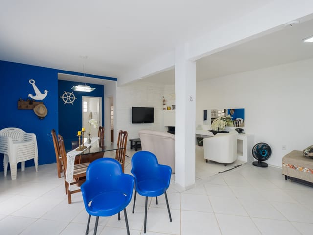 Casa 1 quarto e 2 banheiros, à venda, no bairro Laranjal em Pelotas