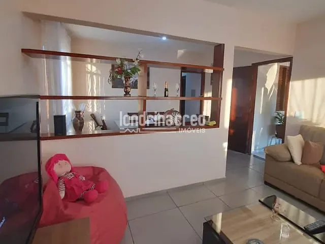 Casa com 320m² 4 quartos e 3 banheiros, à venda, no bairro Interlagos em Londrina
