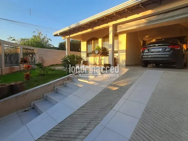 Casa com 320m² 4 quartos e 3 banheiros, à venda, no bairro Interlagos em Londrina