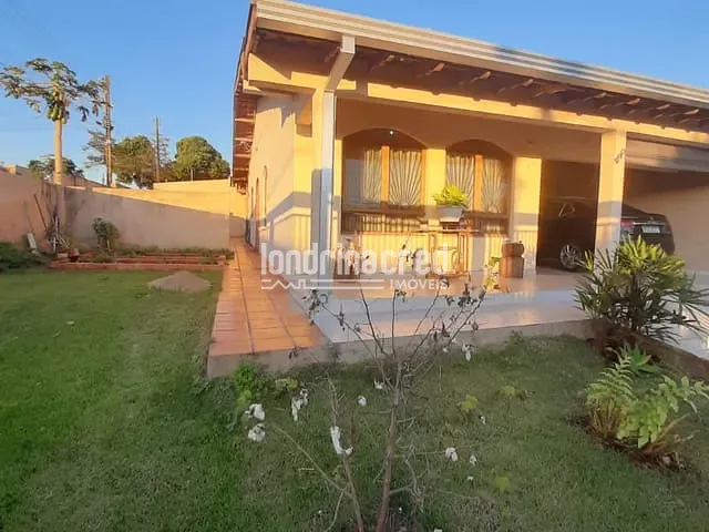 Casa com 320m² 4 quartos e 3 banheiros, à venda, no bairro Interlagos em Londrina