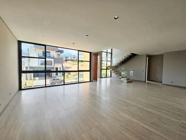 Casa com 458m² 3 quartos e 5 banheiros, à venda, no bairro Recanto dos Eucaliptos em São José Dos Campos