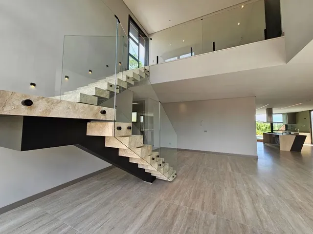 Casa com 458m² 3 quartos e 5 banheiros, à venda, no bairro Recanto dos Eucaliptos em São José Dos Campos