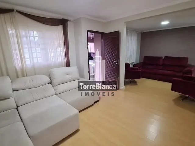 Casa com 316m² 4 quartos e 3 banheiros, à venda, no bairro Uvaranas em Ponta Grossa